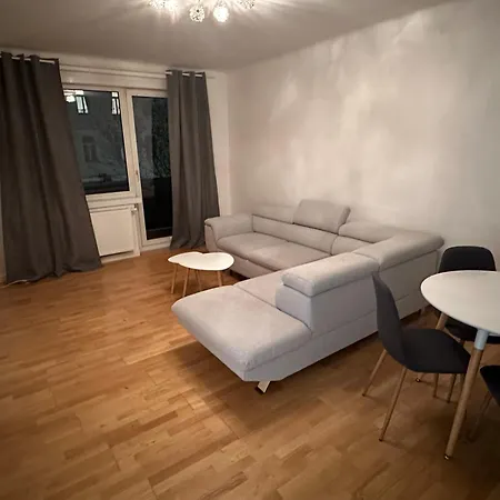 Schoene Wohnung Mit Balkon Wien Exterior foto