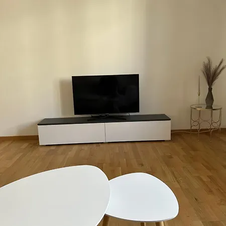 Schoene Wohnung Mit Balkon Wien Exterior foto