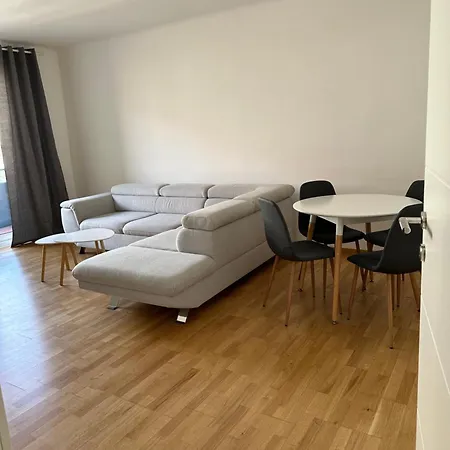 Schoene Wohnung Mit Balkon Wien Exterior foto